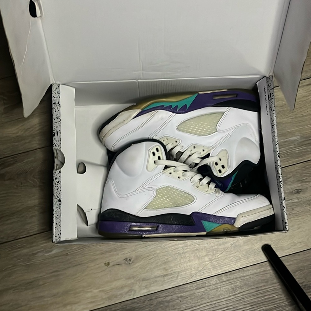 Men’s air Jordan 5 retro white/new emerald-grape ice black size 8 worn